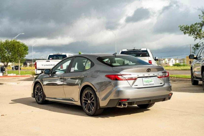 2026 Toyota Camry - Image 2