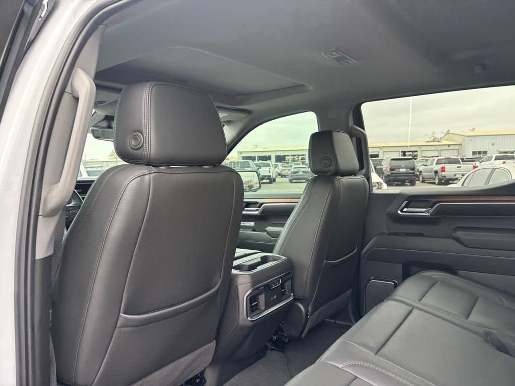 2024 GMC Sierra 1500 - Image 30