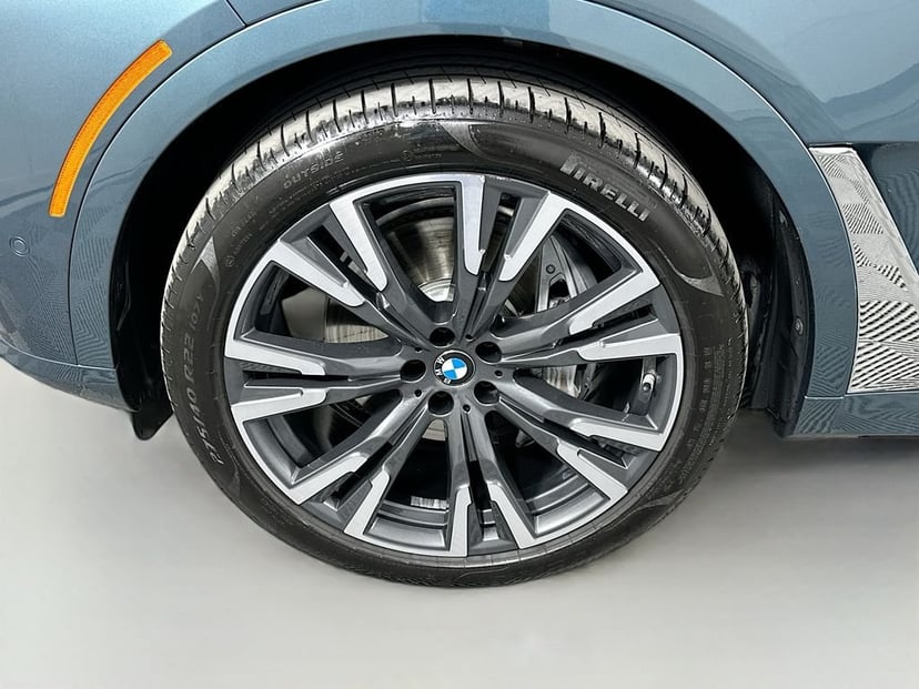 2024 BMW X7 - Image 33