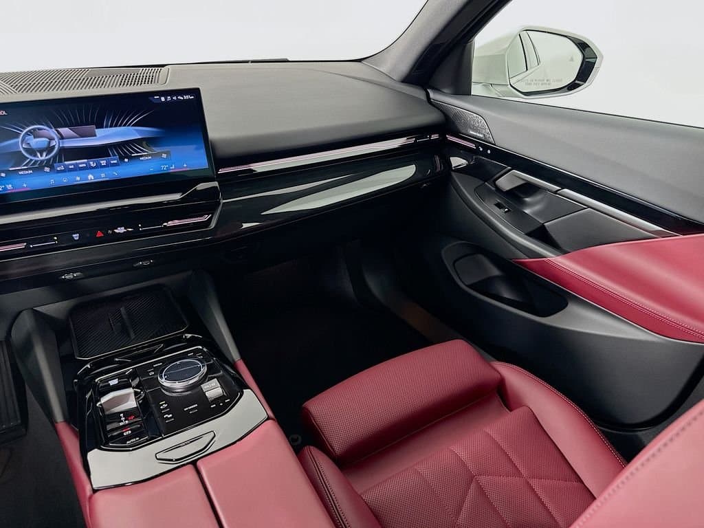 2025 BMW 5 Series - Image 24