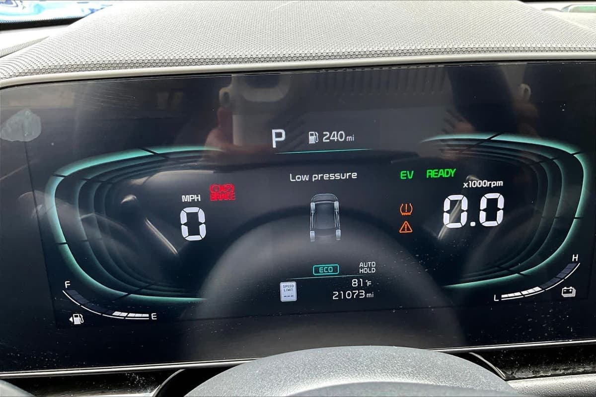 2023 Kia Niro Plug-In Hybrid - Image 25