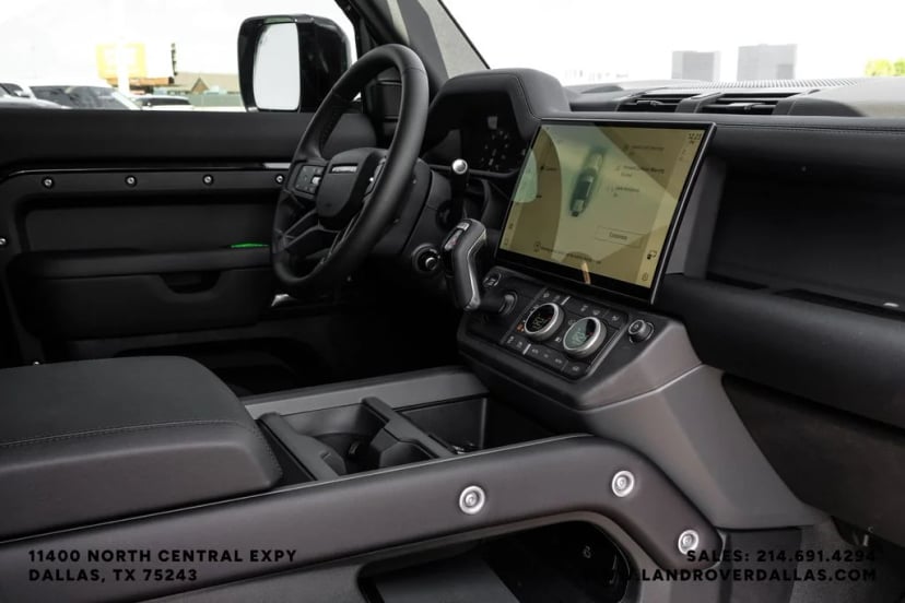 2026 Land Rover Defender 110 - Image 23