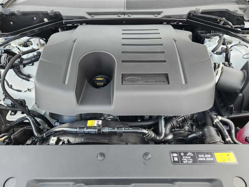 2026 LAND ROVER Defender 130 - Image 33