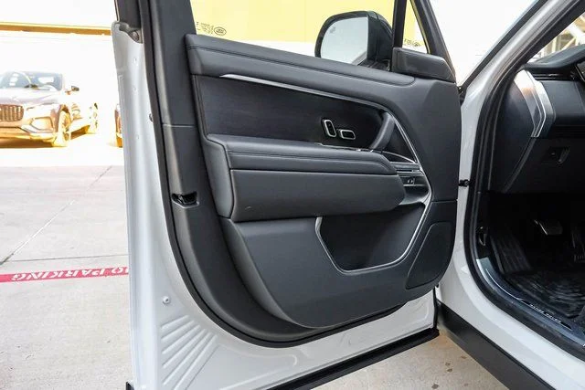 2026 Land Rover Range Rover - Image 40