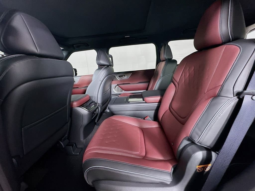 2026 INFINITI QX80 - Image 30