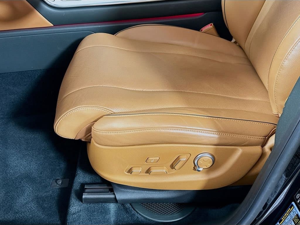 2025 GENESIS GV80 - Image 24