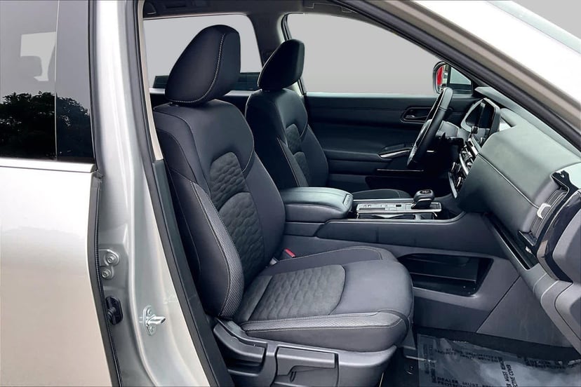 2025 Nissan Pathfinder - Image 9