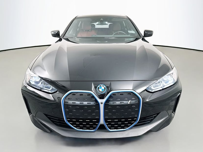 2023 BMW i4 - Image 3