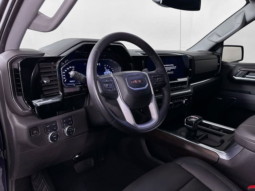 2023 GMC Sierra 1500 - Image 9