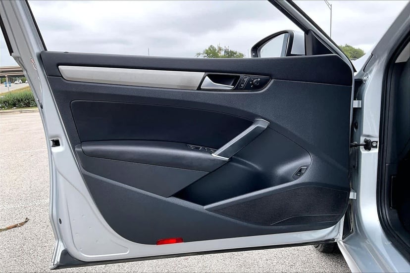 2020 Volkswagen Passat - Image 20