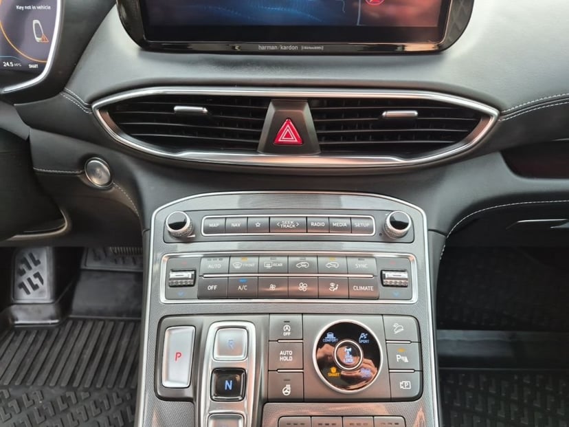 2021 Hyundai Santa Fe - Image 39