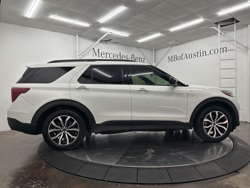 2022 Ford Explorer - Image 8