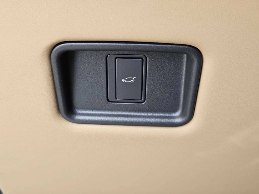 2026 LAND ROVER Range Rover - Image 19