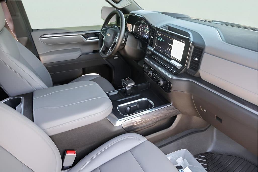 2026 Chevrolet Silverado 1500 - Image 32