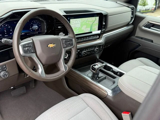 2025 Chevrolet Silverado 1500 - Image 10