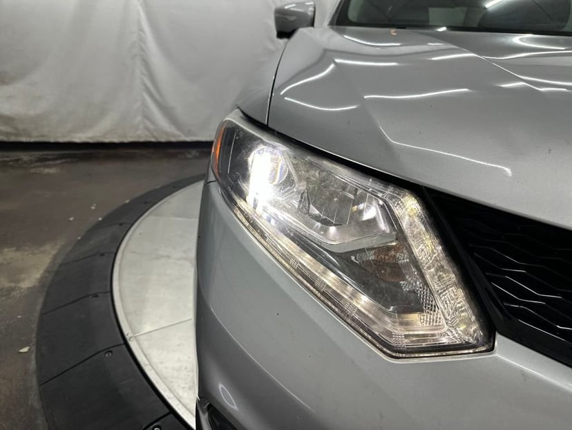 2015 Nissan Rogue - Image 27