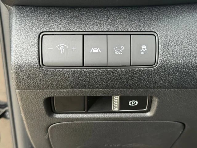 2023 Hyundai Santa Fe - Image 21