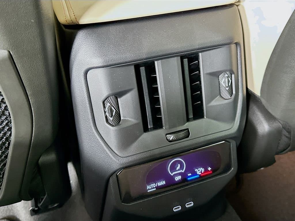 2025 BMW X3 - Image 18