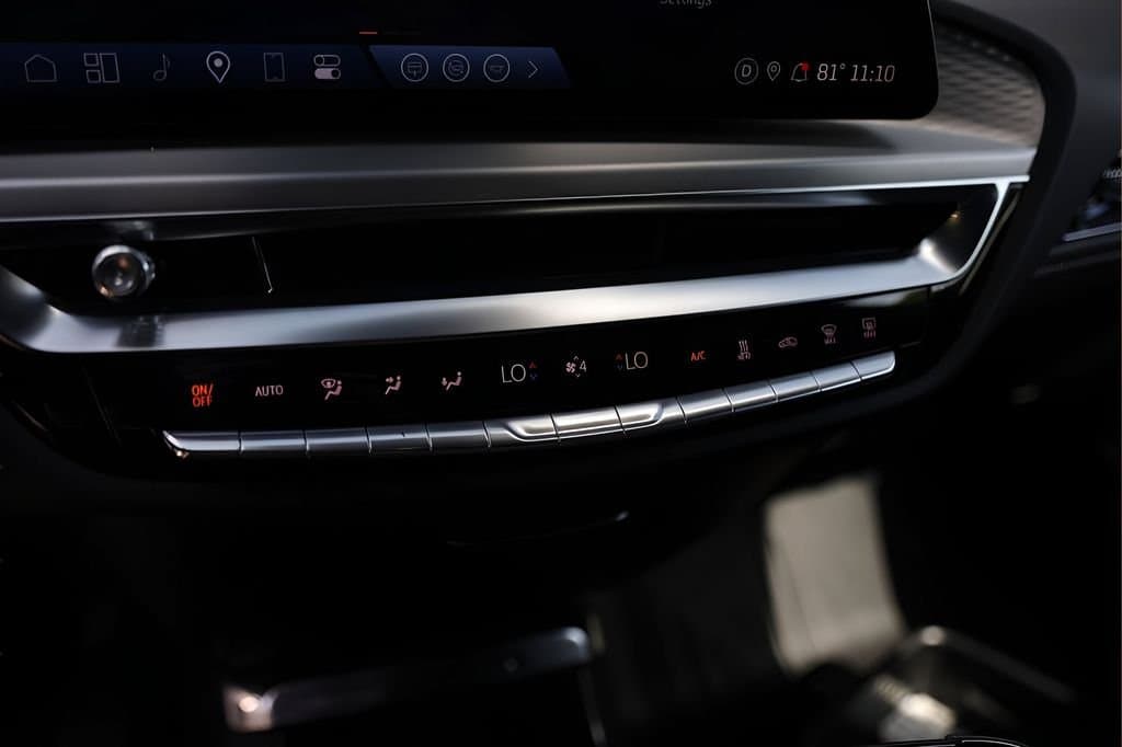 2025 Cadillac LYRIQ - Image 17