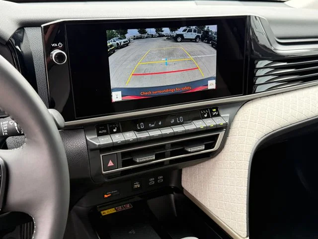 2025 Toyota Camry - Image 18