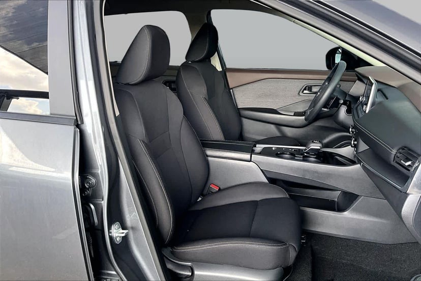 2023 Nissan Rogue - Image 9