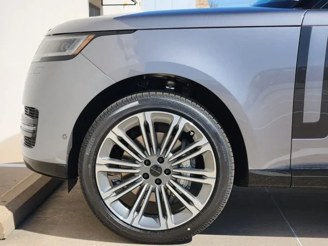 2026 Land Rover Range Rover - Image 6
