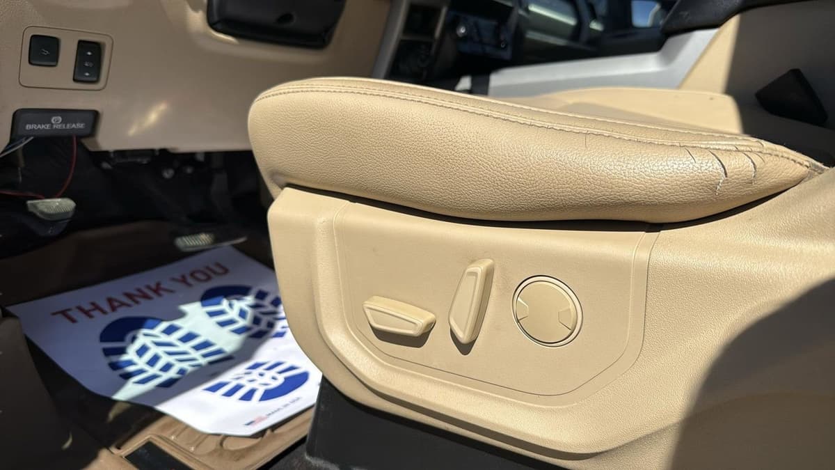 2021 Ford F-450SD - Image 11