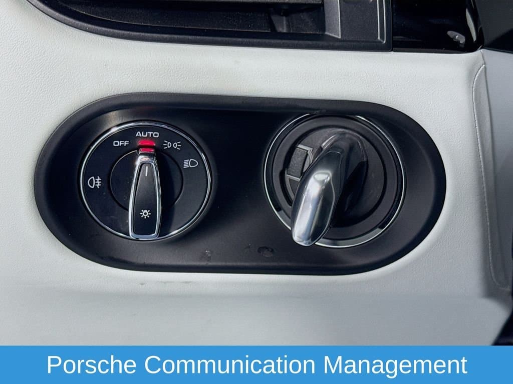 2024 PORSCHE Macan - Image 12