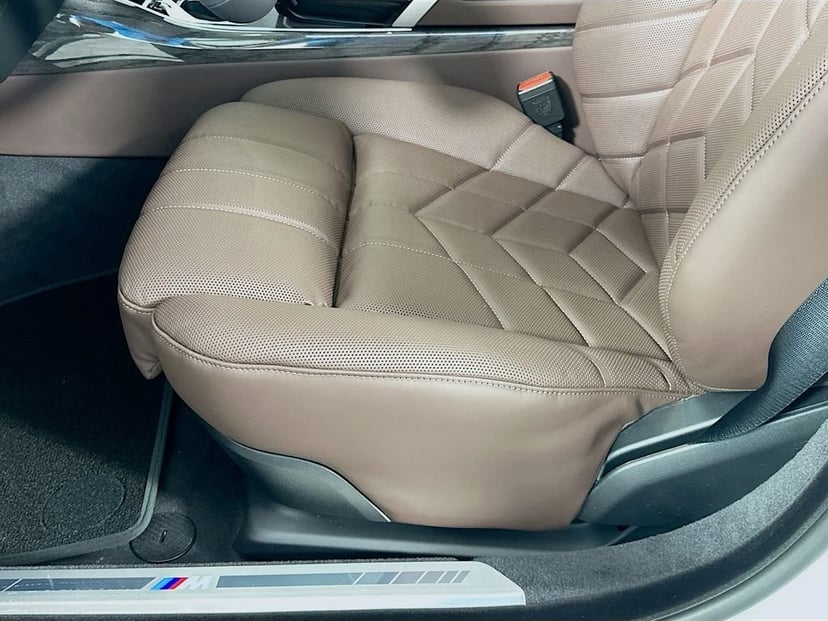 2026 BMW i7 - Image 21