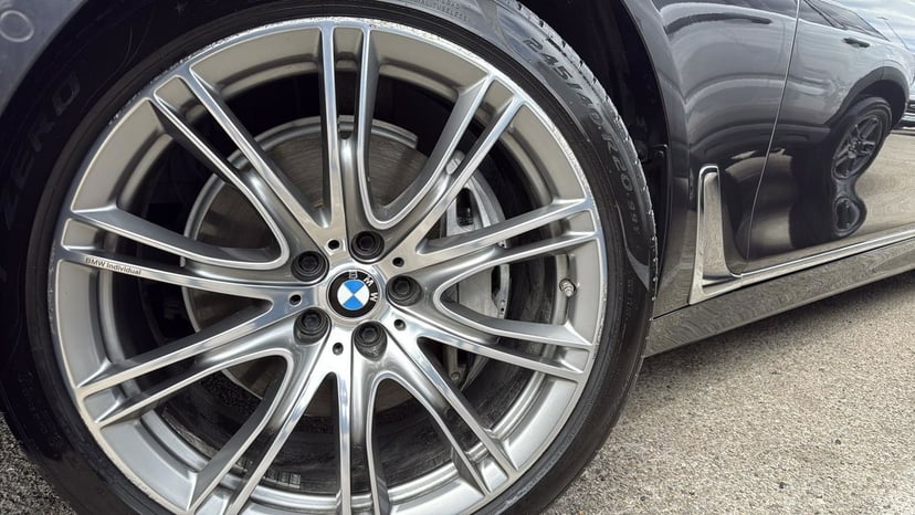 2019 BMW 7 Series - Image 9
