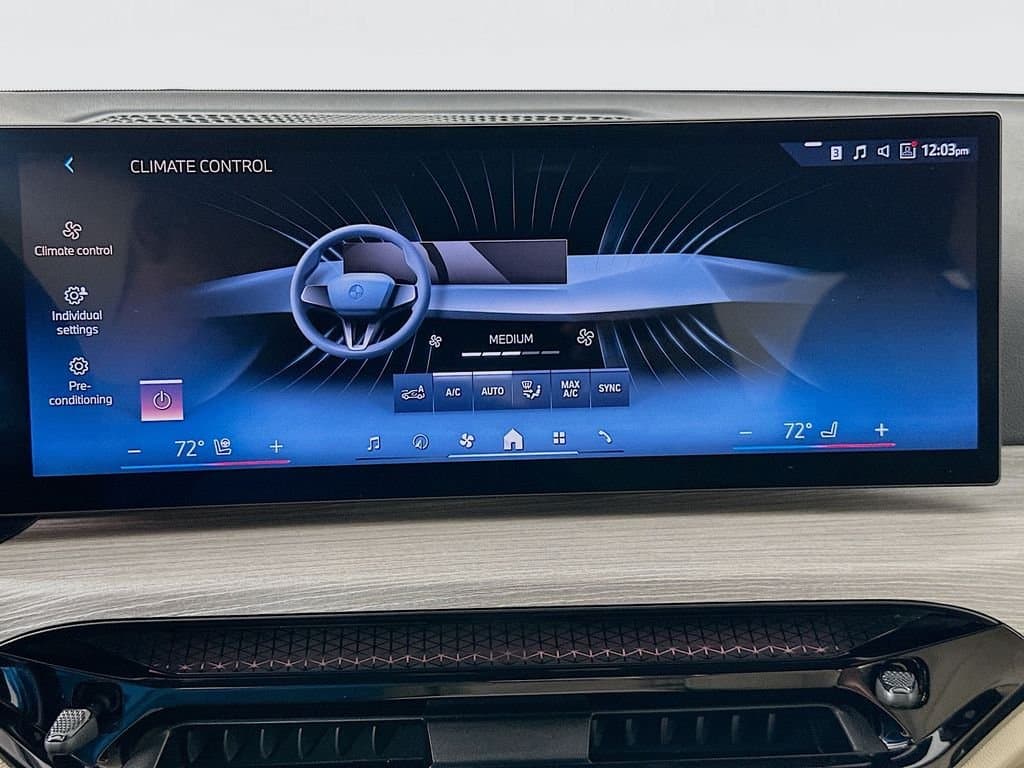 2025 BMW 3 Series - Image 16