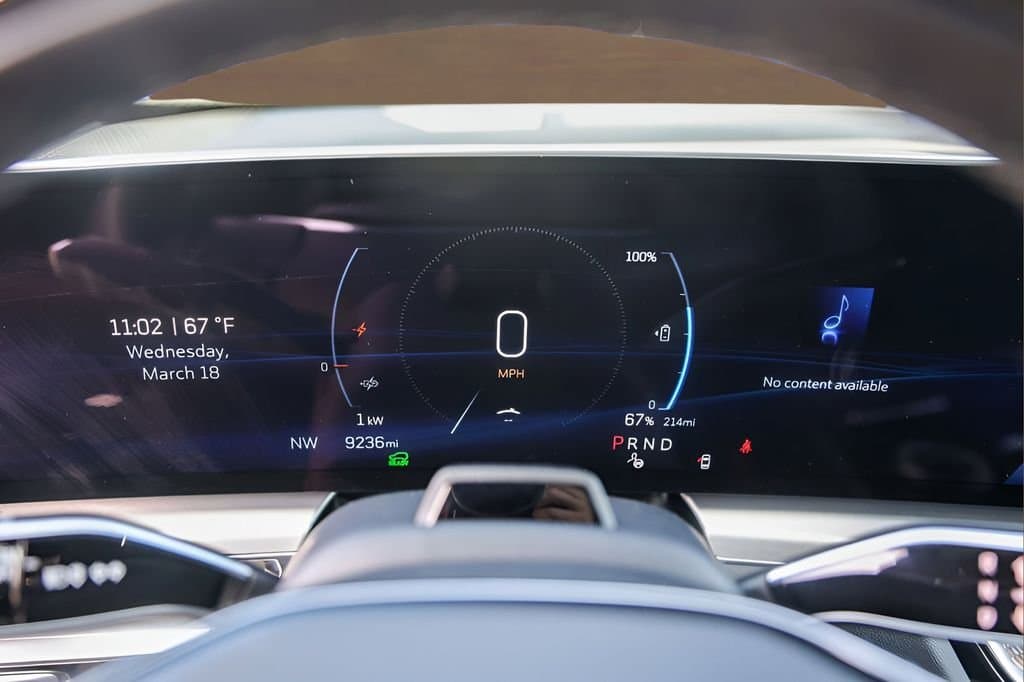 2025 Cadillac LYRIQ - Image 11