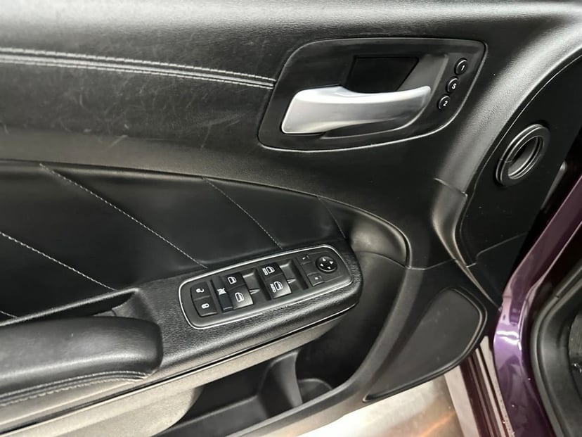 2020 Dodge Charger - Image 10