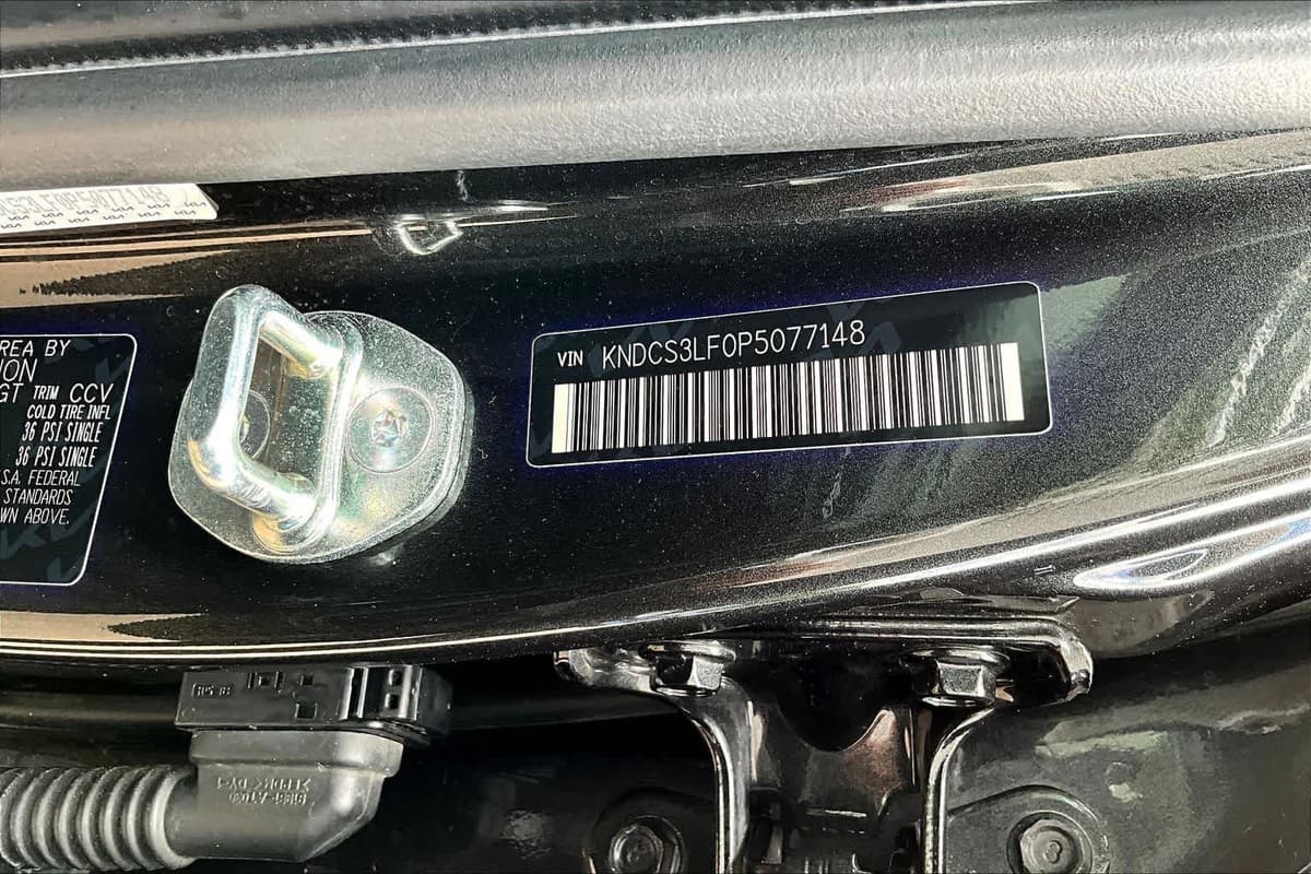 2023 Kia Niro Plug-In Hybrid - Image 34