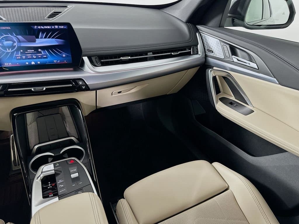 2025 BMW X1 - Image 23