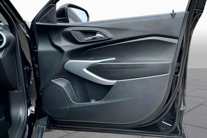 2025 Chevrolet Trax - Image 22