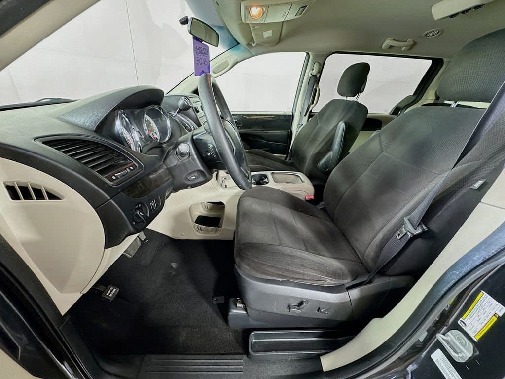 2012 DODGE Grand - Image 22