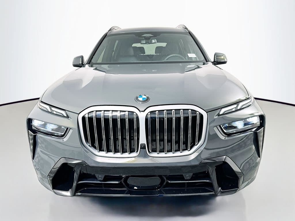 2026 BMW X7 - Image 2