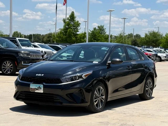 2023 Kia Forte - Image 8