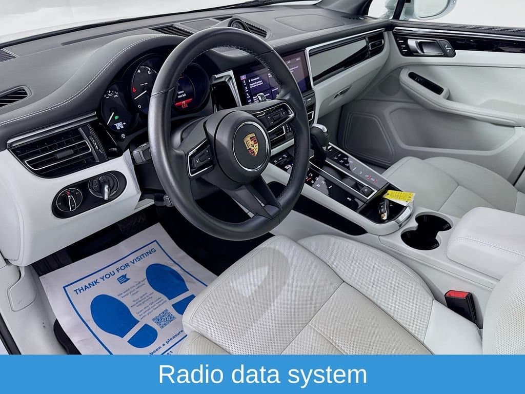2024 PORSCHE Macan - Image 11