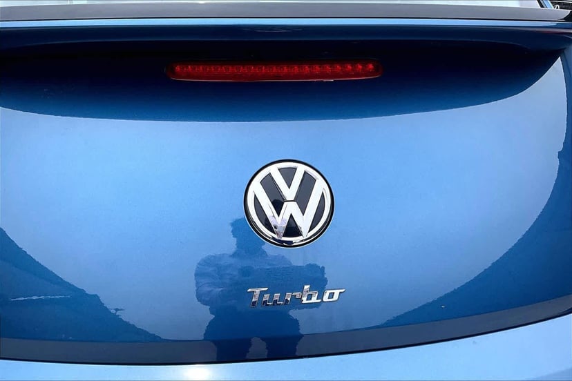 2018 Volkswagen Beetle - Image 28