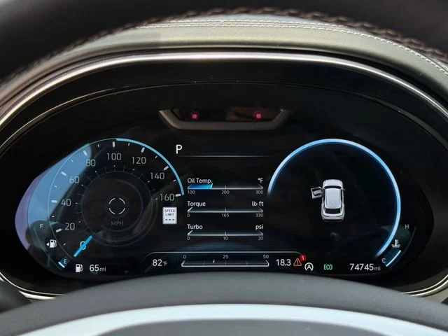 2023 Genesis GV70 - Image 18