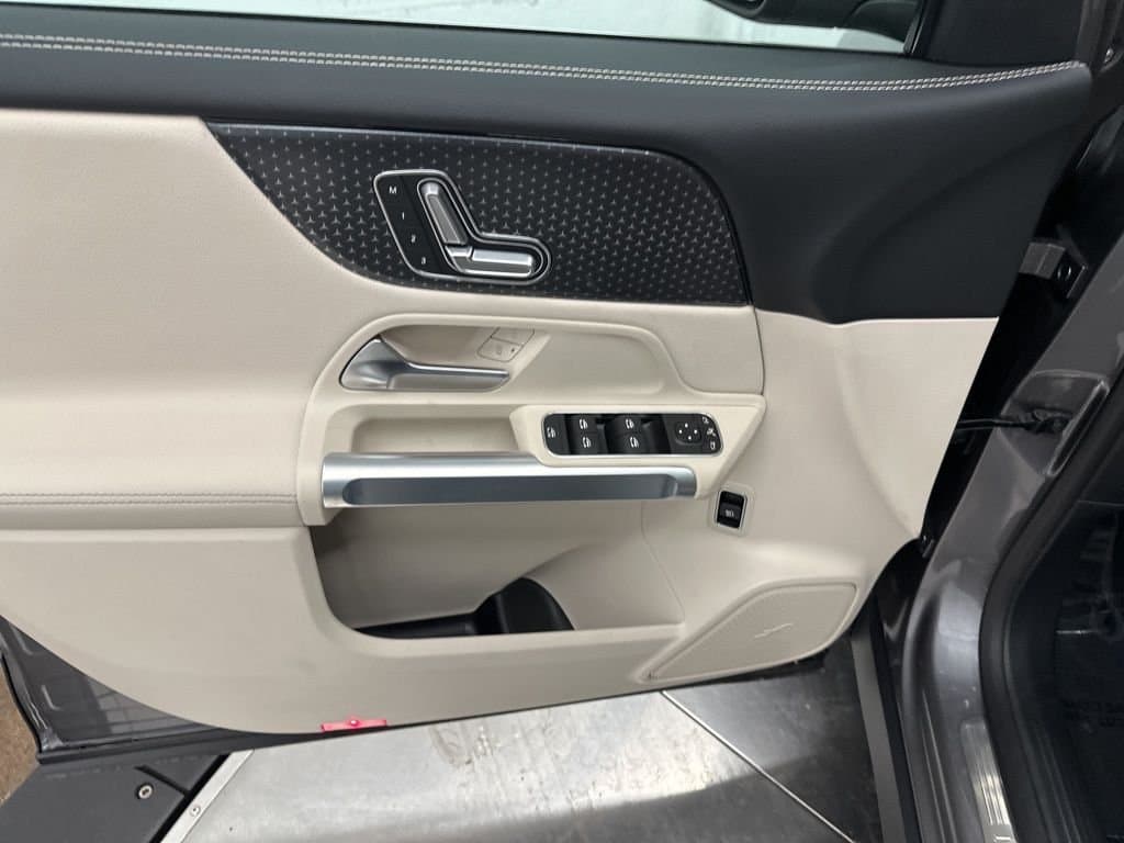 2026 MERCEDES-BENZ GLB - Image 12