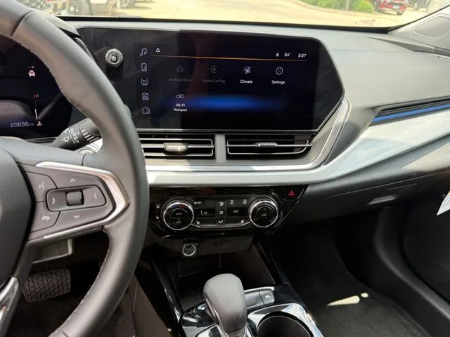2025 Chevrolet Trax - Image 13
