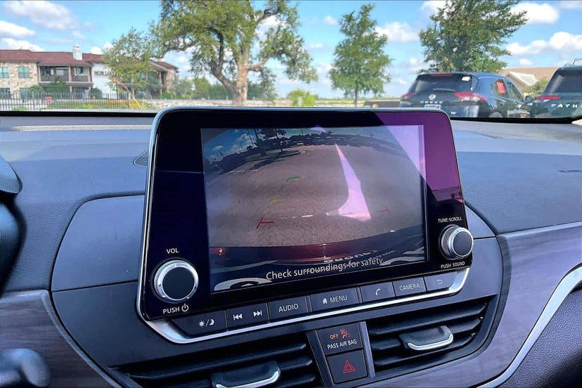 2025 Nissan Altima - Image 27