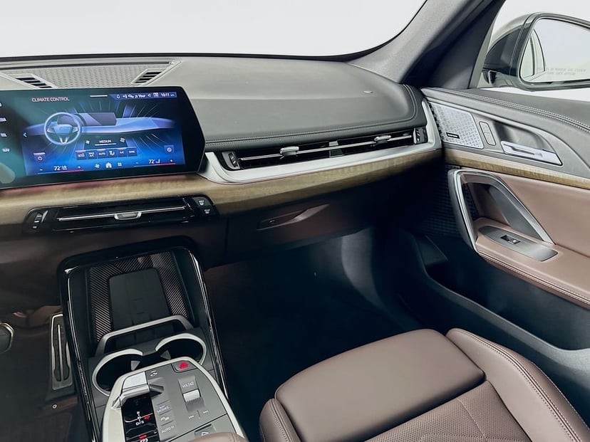 2025 BMW X1 - Image 24