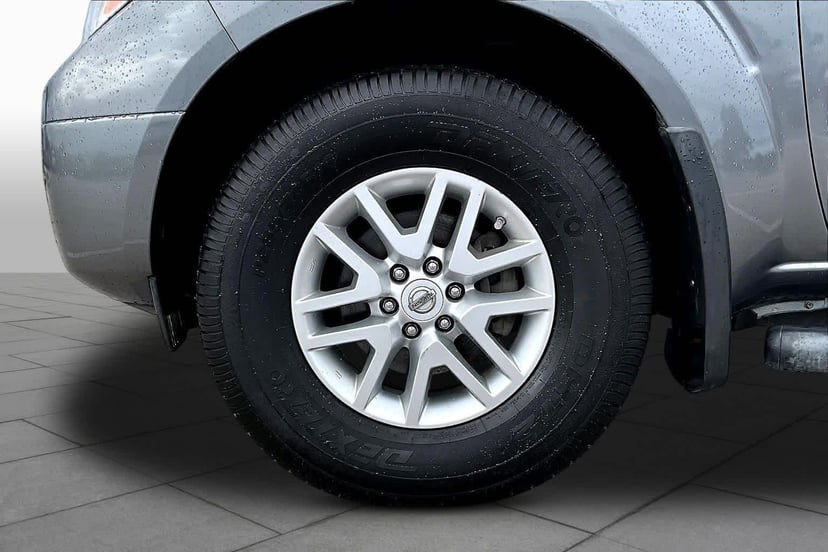 2019 Nissan Frontier - Image 11