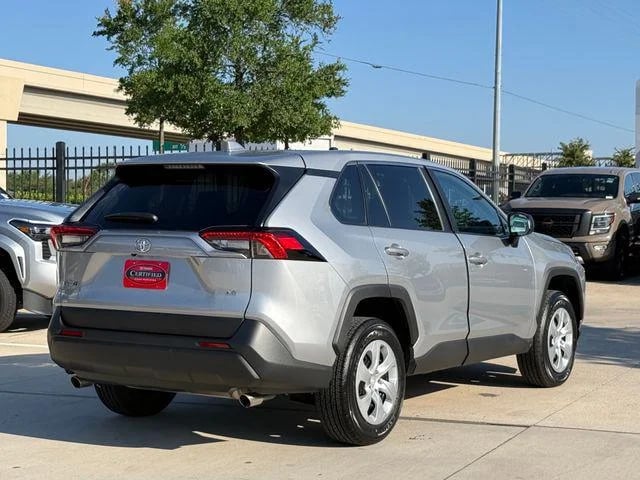 2025 Toyota RAV4 - Image 31