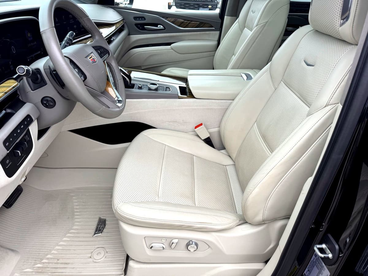 2021 Cadillac Escalade - Image 14