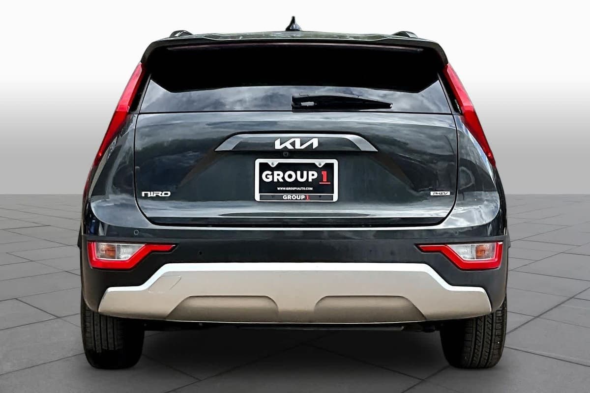 2023 Kia Niro Plug-In Hybrid - Image 5